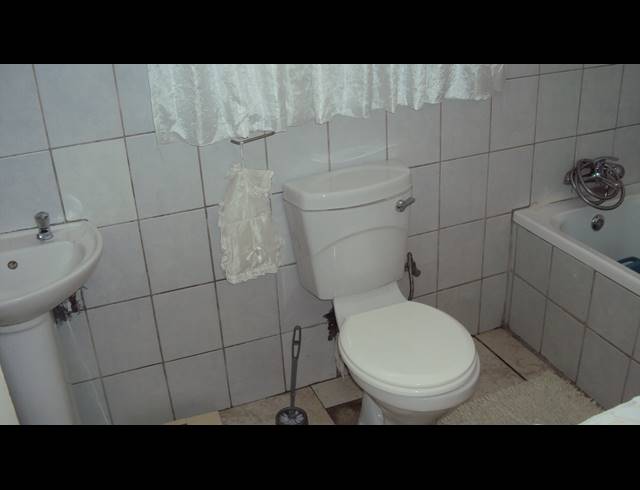 4 BEDROOM FREEHOLD FOR SALE IN KEMPTON PARK WEST